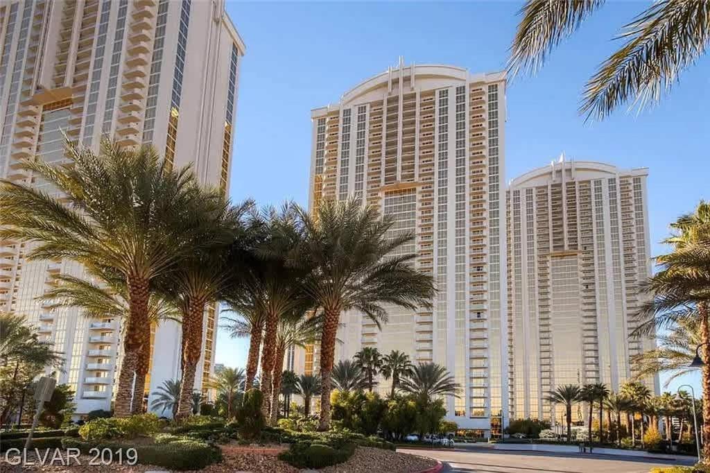 Stunning 1br Strip Views & Balcony 12701 Apartamento *