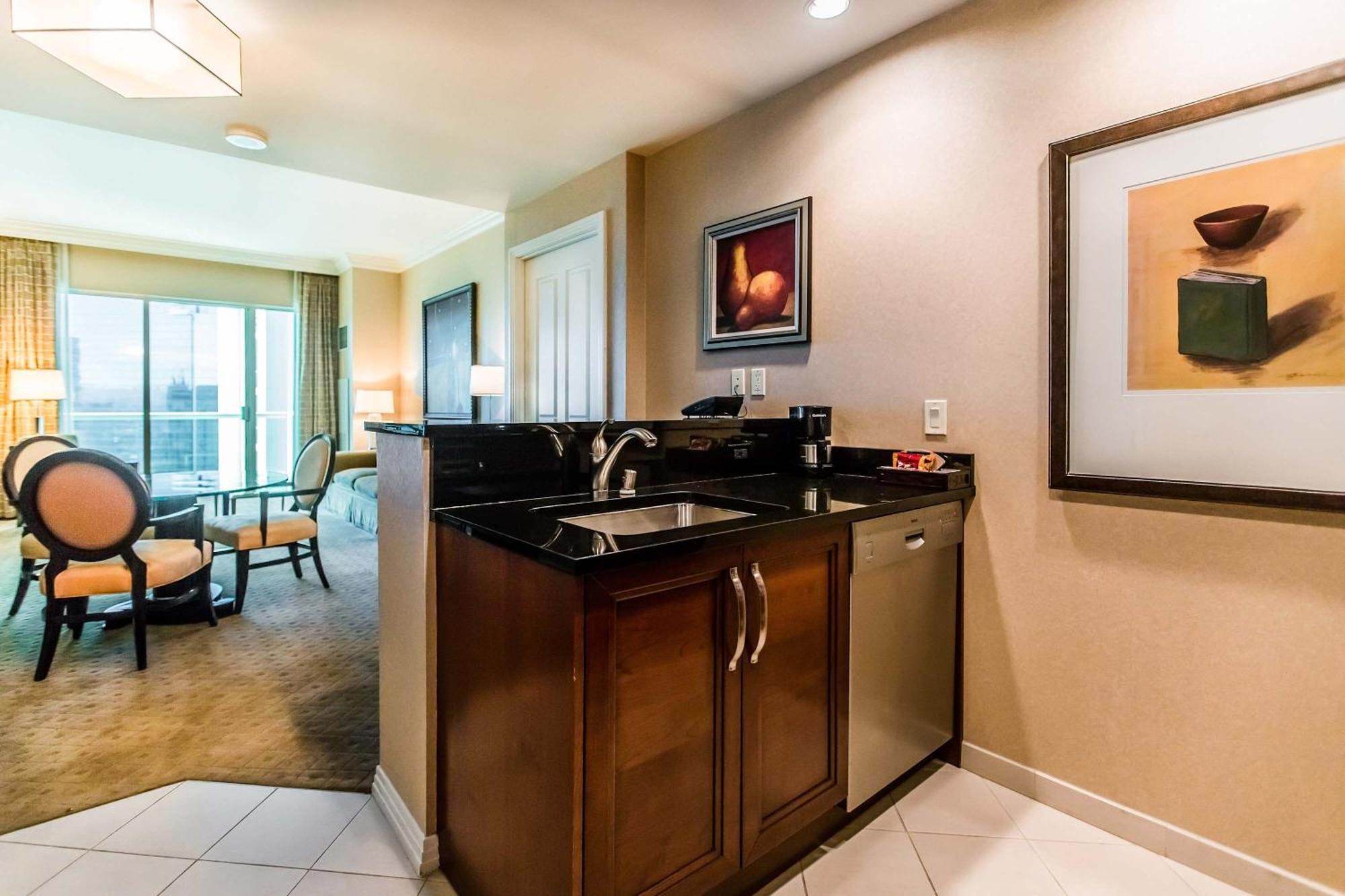 Stunning 1br Strip Views & Balcony 12701 Las Vegas