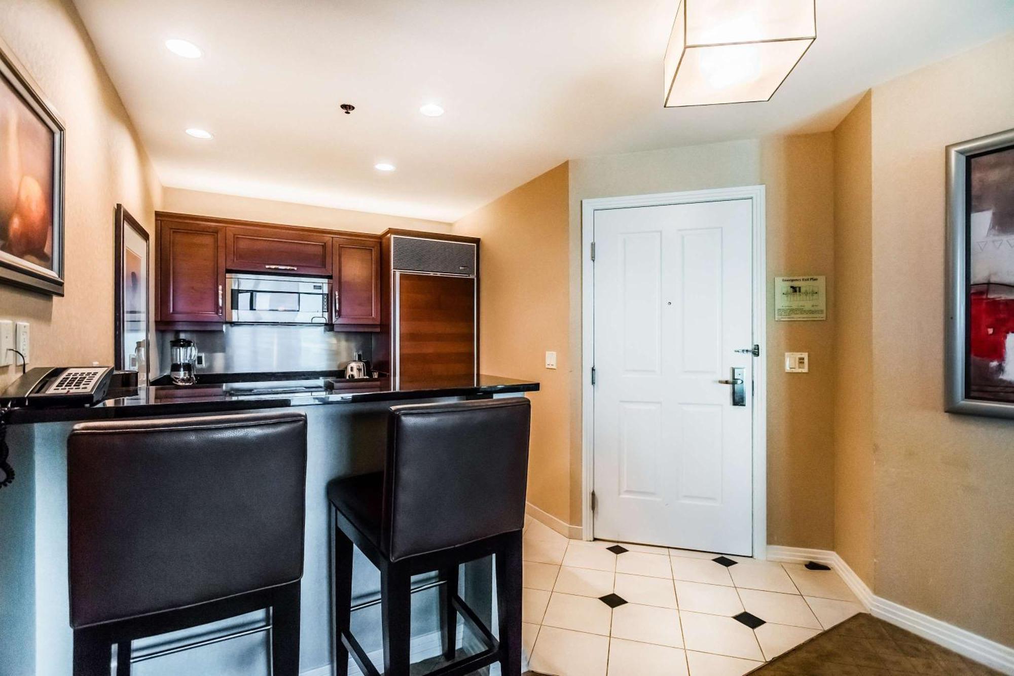 Apartamento Stunning 1br Strip Views & Balcony 12701