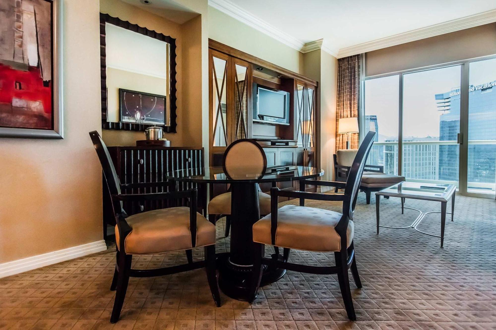 Stunning 1br Strip Views & Balcony 12701