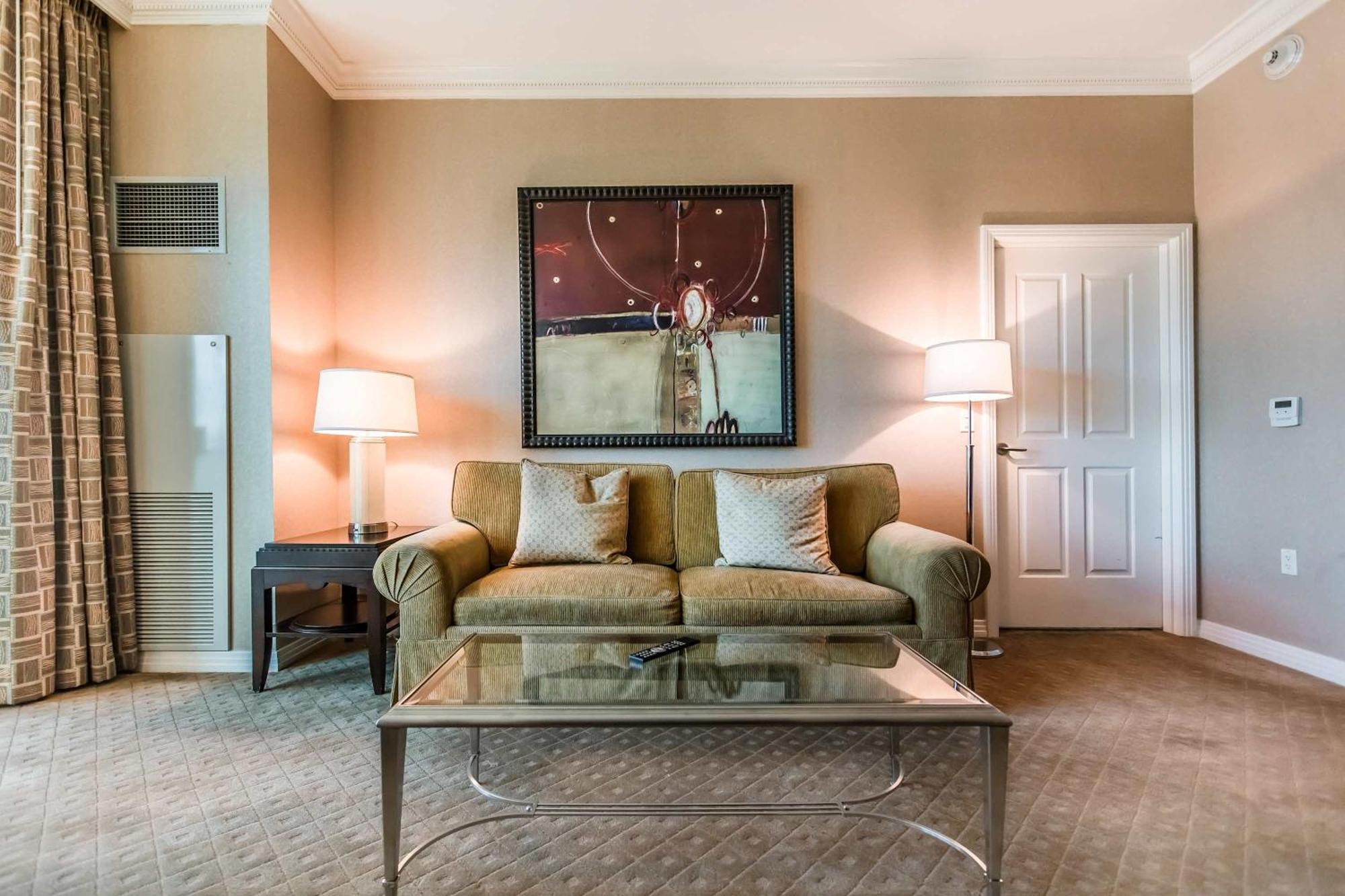Stunning 1br Strip Views & Balcony 12701 Apartamento